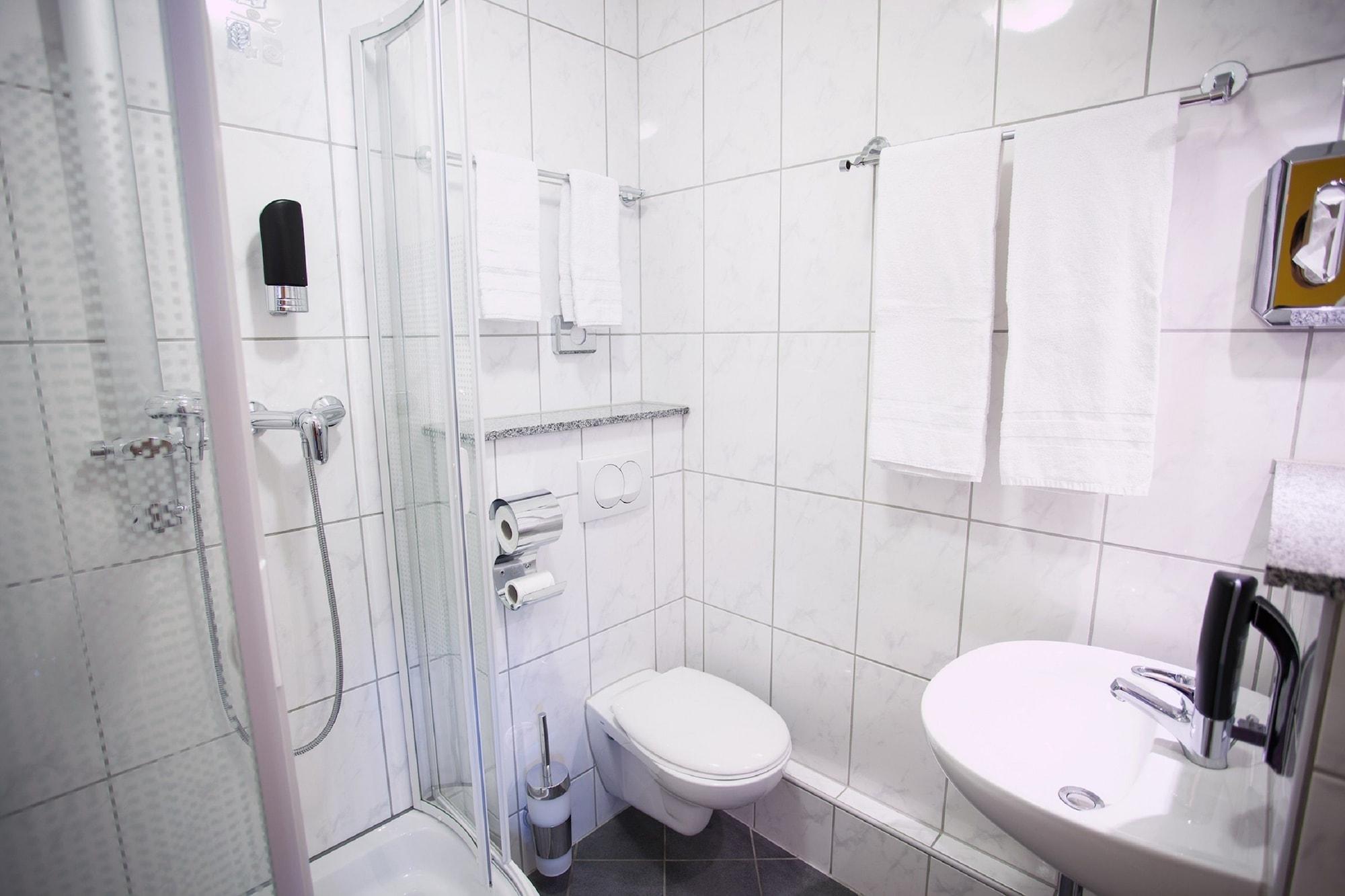 Centro Hotel Arkadia Кёльн Экстерьер фото