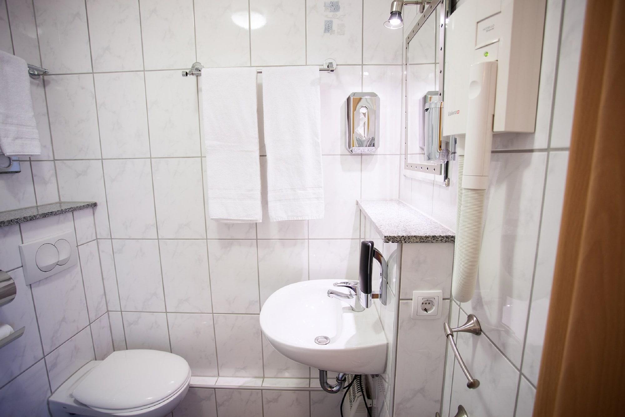 Centro Hotel Arkadia Кёльн Экстерьер фото