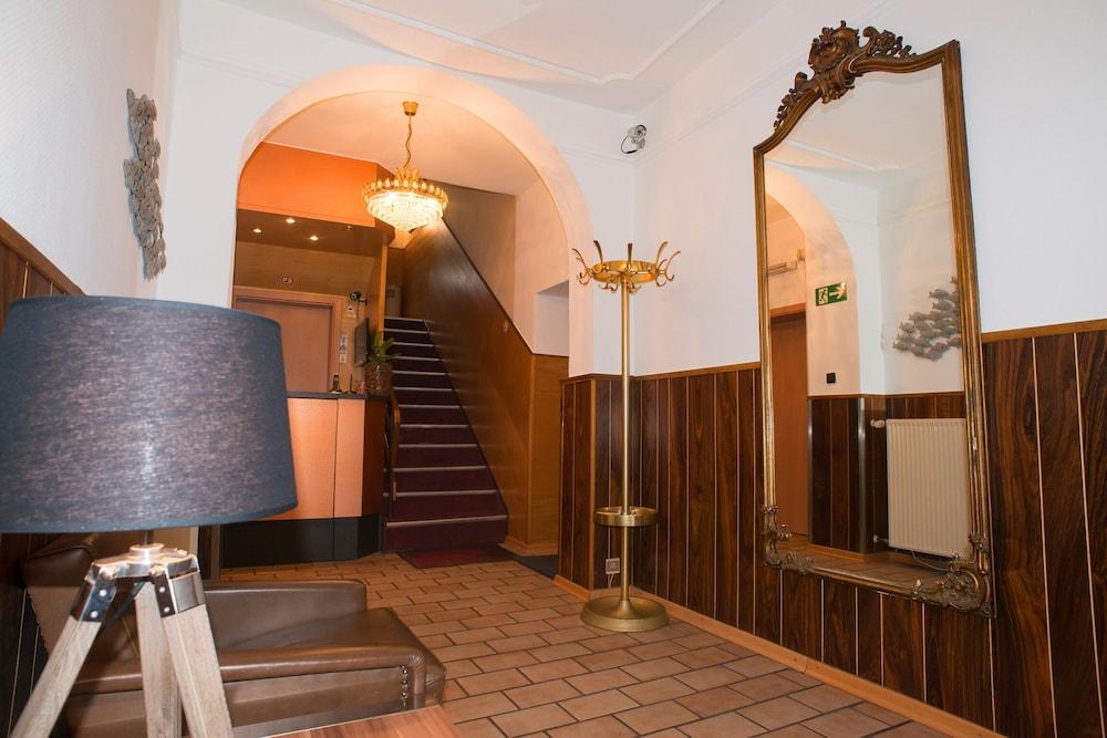 Centro Hotel Arkadia Кёльн Экстерьер фото