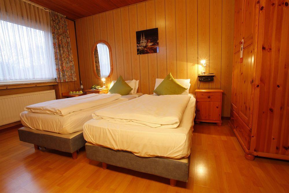 Centro Hotel Arkadia Кёльн Экстерьер фото
