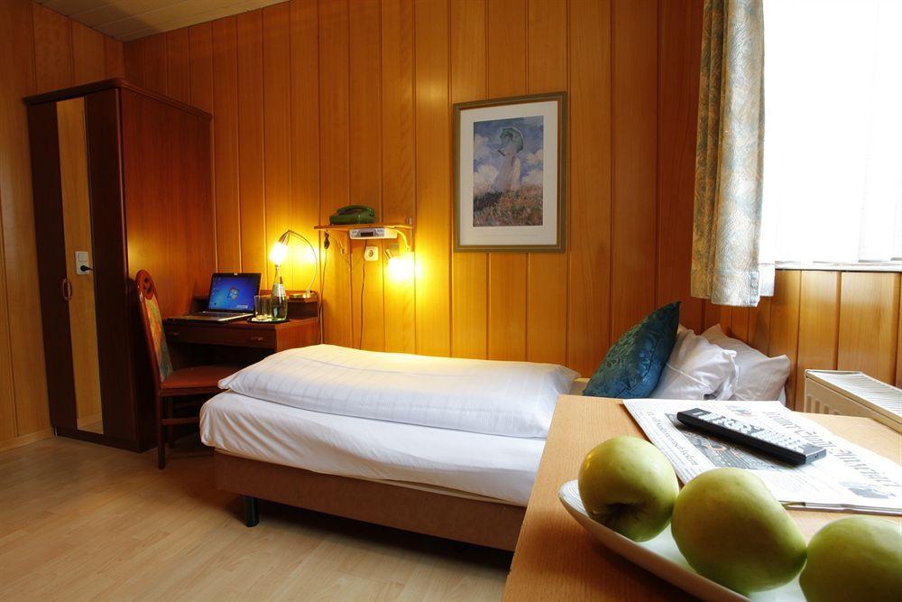 Centro Hotel Arkadia Кёльн Экстерьер фото