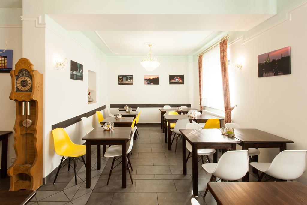 Centro Hotel Arkadia Кёльн Экстерьер фото